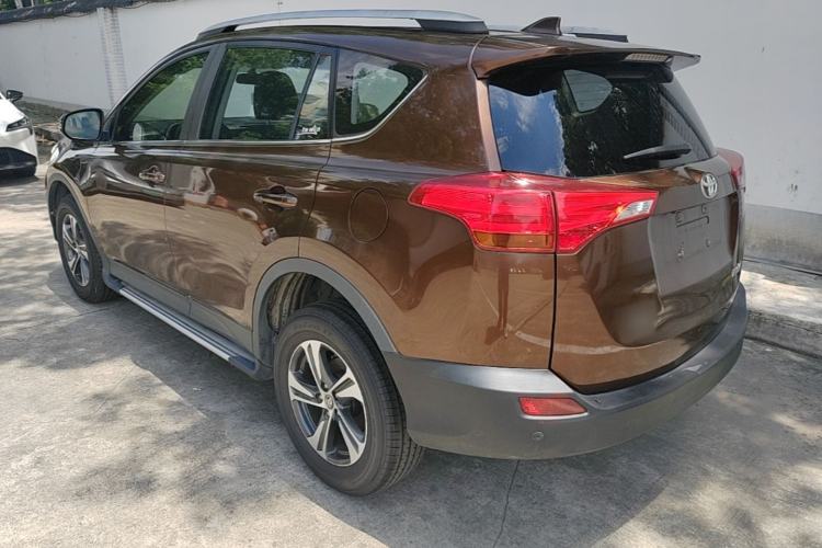 Used Toyota RAV4 2015 2.0L CVT Two-Wheel Drive Fashion Edition Exterior 2