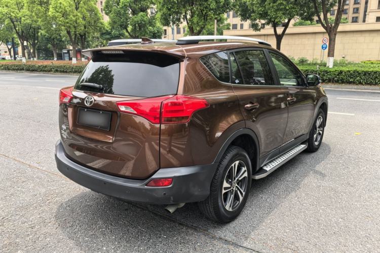 Used Toyota RAV4 2015 2.0L CVT Two-Wheel Drive Fashion Edition Exterior 2