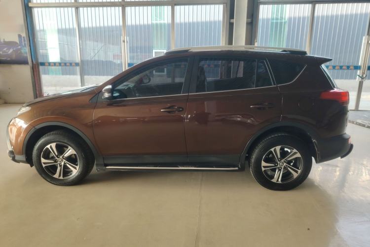 Used Toyota RAV4 2015 2.0L CVT Two-Wheel Drive Fashion Edition Exterior 3