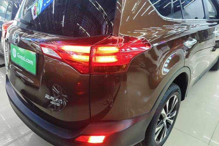 Used Toyota RAV4 2015 2.5L Automatic 4x4 Elite Edition Exterior 3
