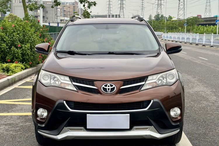 Used Toyota RAV4 2015 2.0L CVT Two-Wheel Drive Fashion Edition Exterior 4