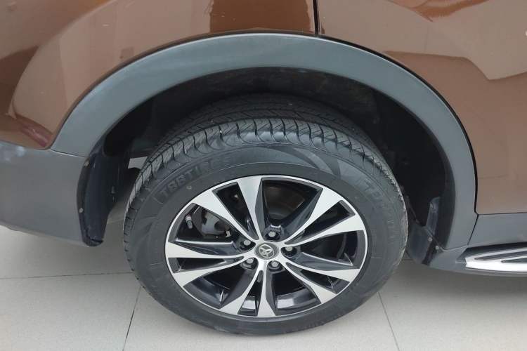Used Toyota RAV4 2015 2.5L Automatic 4x4 Elite Edition Exterior 5