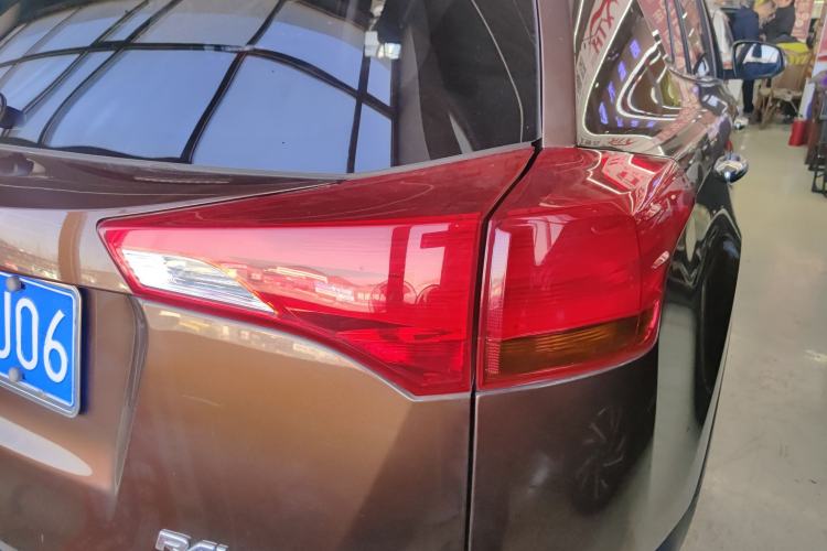 Used Toyota RAV4 2015 2.5L Automatic 4x4 Elite Edition Exterior 6