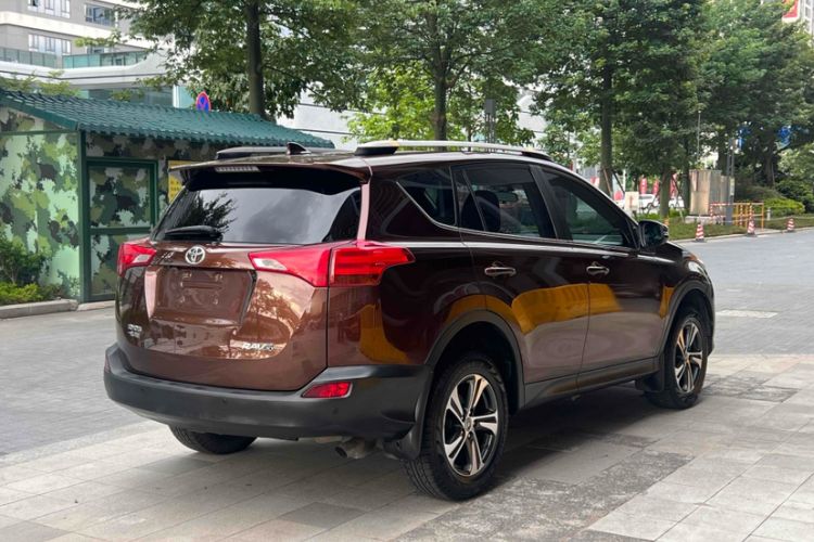 Used Toyota RAV4 2015 2.0L CVT Two-Wheel Drive Fashion Edition Exterior 6