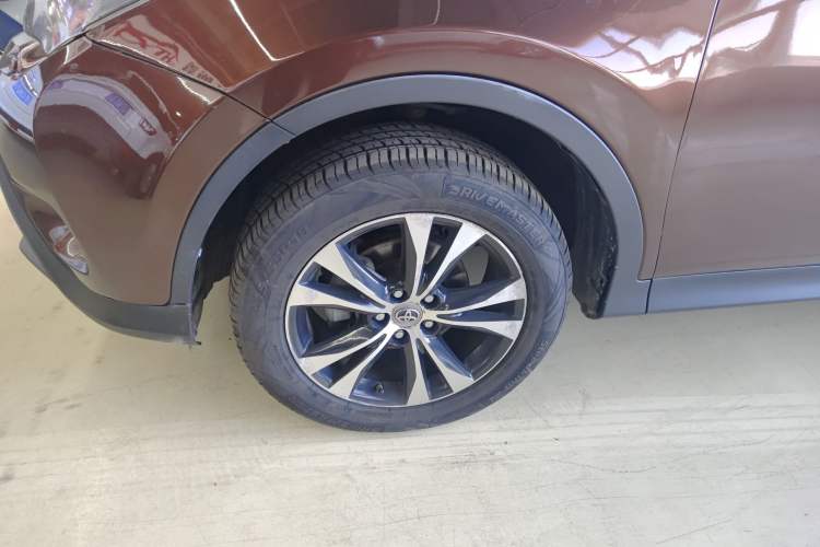 Used Toyota RAV4 2015 2.5L Automatic 4x4 Elite Edition Exterior 7