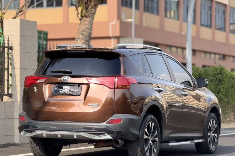 Used Toyota RAV4 2015 2.5L Automatic 4x4 Elite Edition Exterior 9