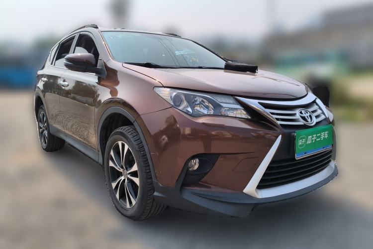 Used Toyota RAV4 2015 2.5L Automatic 4x4 Elite Edition Front Right 45 Deg