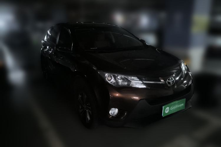 Used Toyota RAV4 2015 2.0L CVT Two-Wheel Drive Urban Edition Front Right 45 Deg