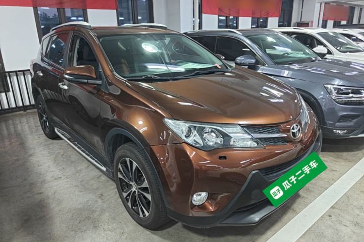 Used Toyota RAV4 2015 2.5L Automatic 4x4 Elite Edition Front Right 45 Deg