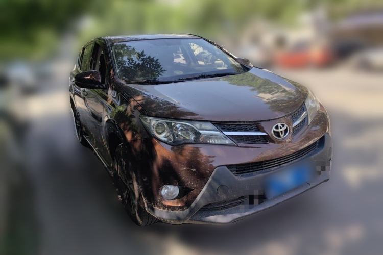 Used Toyota RAV4 2015 2.0L CVT Four-Wheel Drive New Edition Front Right 45 Deg