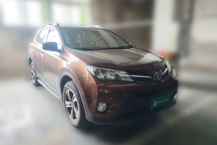 Used Toyota RAV4 2015 2.0L CVT Four-Wheel Drive New Edition Front Right 45 Deg