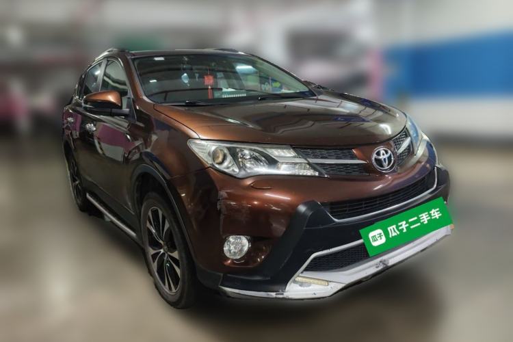 Used Toyota RAV4 2015 2.5L Automatic 4x4 Elite Edition Front Right 45 Deg