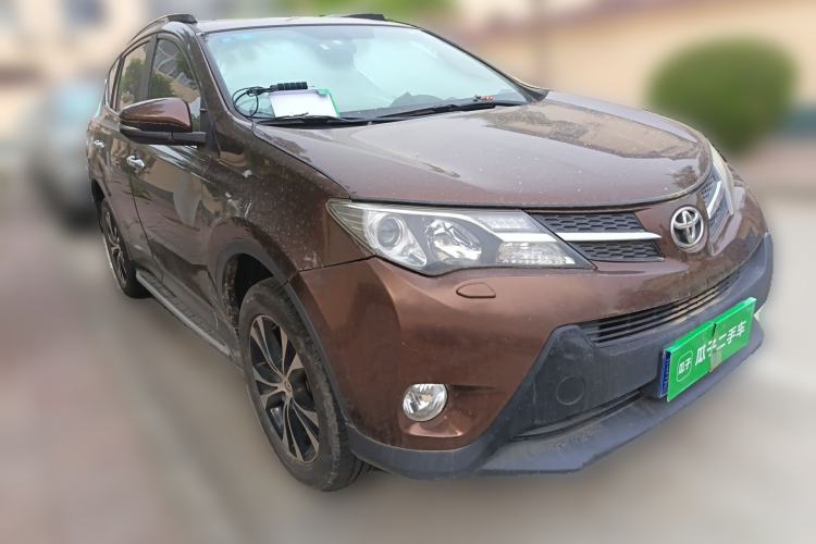 Used Toyota RAV4 2015 2.5L Automatic 4x4 Elite Edition Front Right 45 Deg