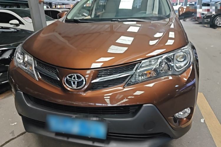 Used Toyota RAV4 2015 2.0L CVT Two-Wheel Drive Fashion Edition Front