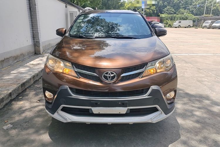 Used Toyota RAV4 2015 2.0L CVT Two-Wheel Drive Fashion Edition Front