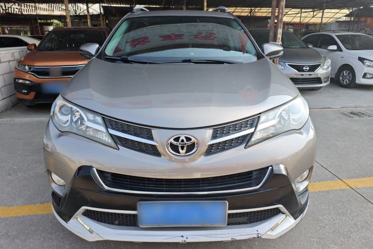 Used Toyota RAV4 2015 2.0L CVT Two-Wheel Drive Fashion Edition Front
