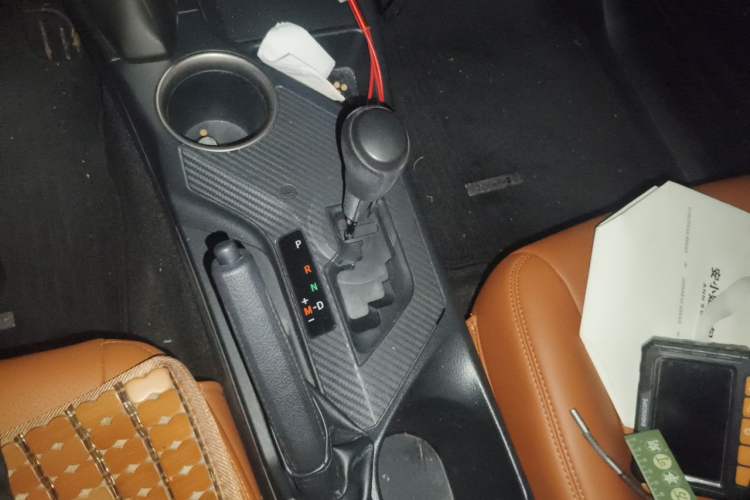 Used Toyota RAV4 2015 2.0L CVT Two-Wheel Drive Fashion Edition Gear Lever