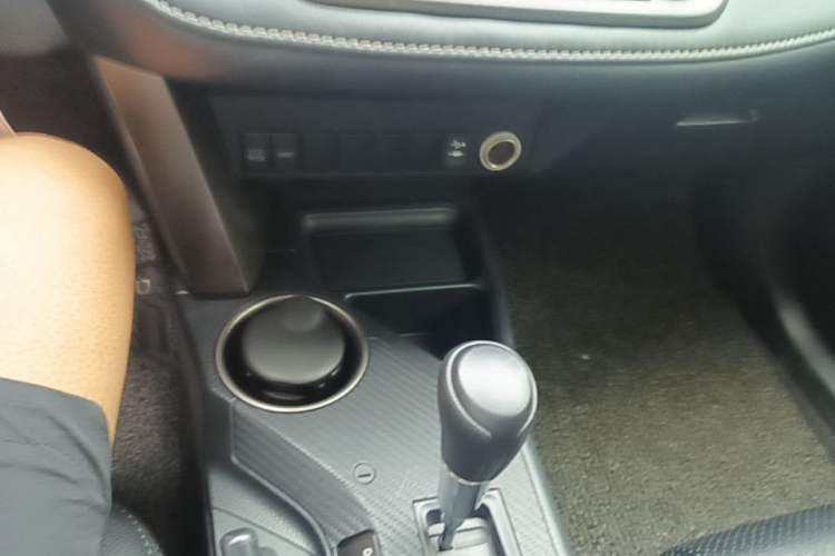 Used Toyota RAV4 2015 2.0L CVT Two-Wheel Drive Fashion Edition Gear Lever