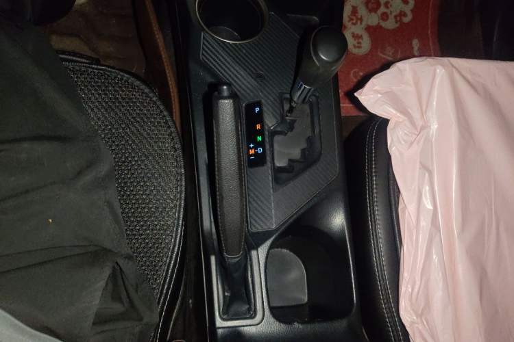 Used Toyota RAV4 2015 2.0L CVT Two-Wheel Drive Fashion Edition Gear Lever