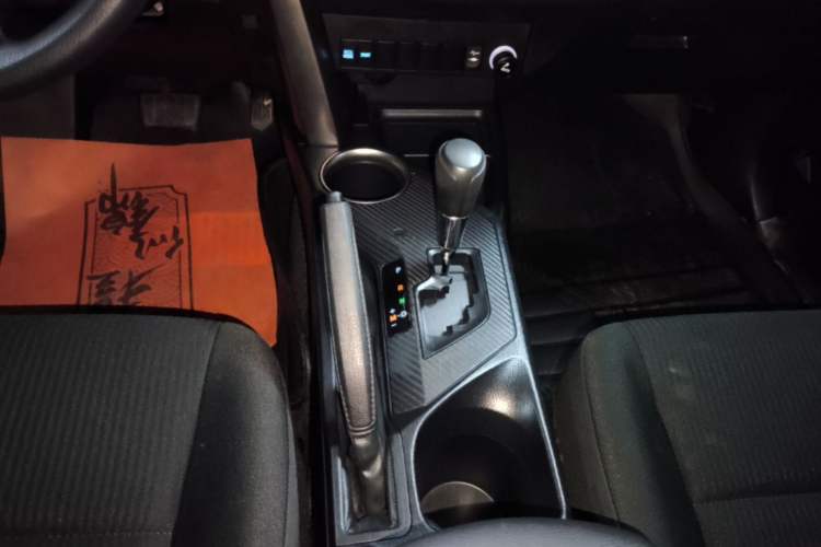 Used Toyota RAV4 2015 2.0L CVT Two-Wheel Drive Fashion Edition Gear Lever