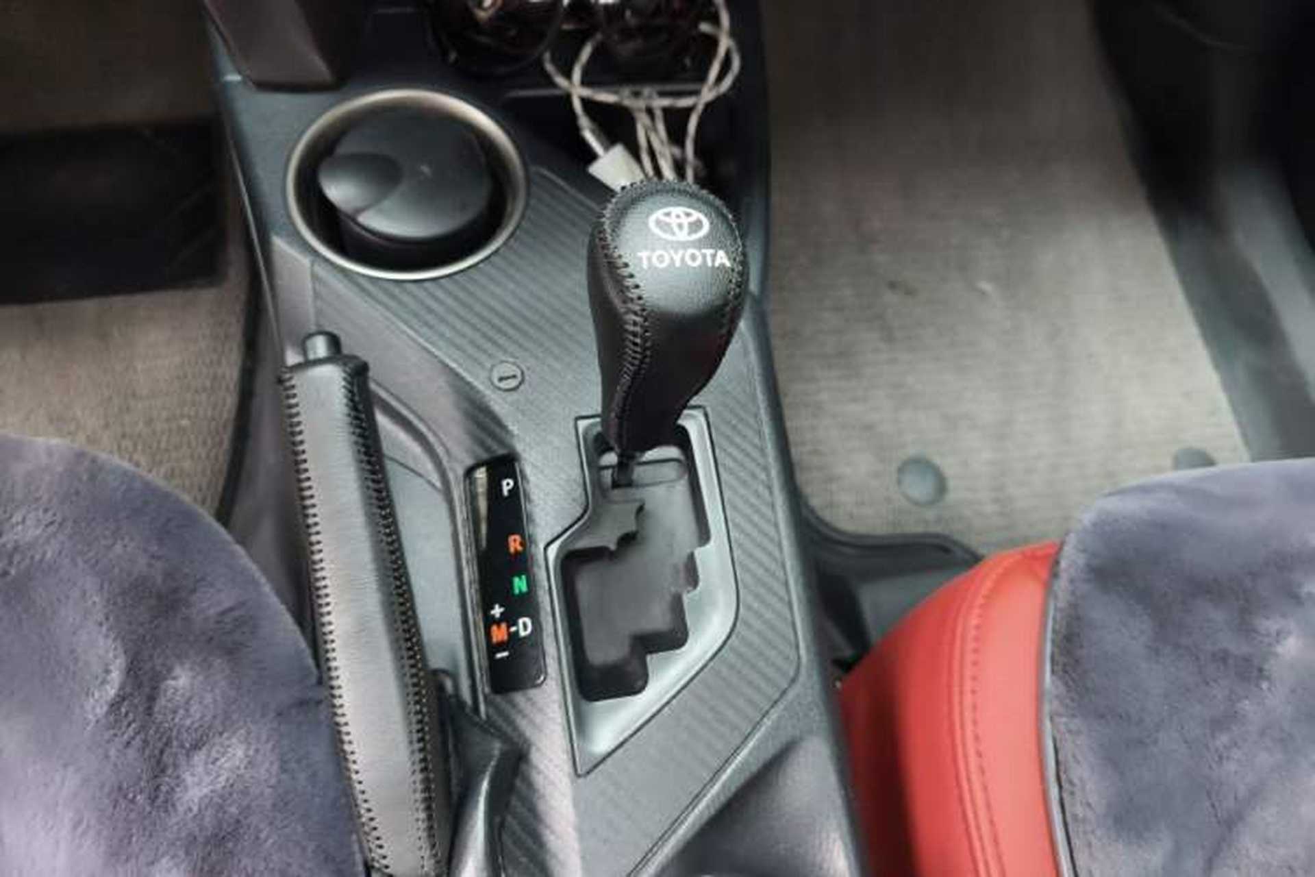 Used Toyota RAV4 2015 2.0L CVT Two-Wheel Drive Fashion Edition Gear Lever