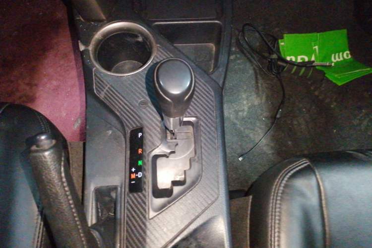 Used Toyota RAV4 2015 2.0L CVT Two-Wheel Drive Fashion Edition Gear Lever