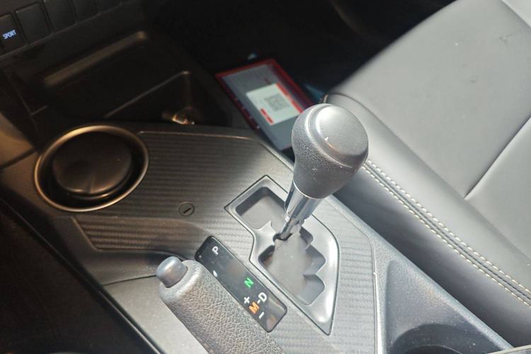 Used Toyota RAV4 2015 2.0L CVT Two-Wheel Drive Fashion Edition Gear Lever