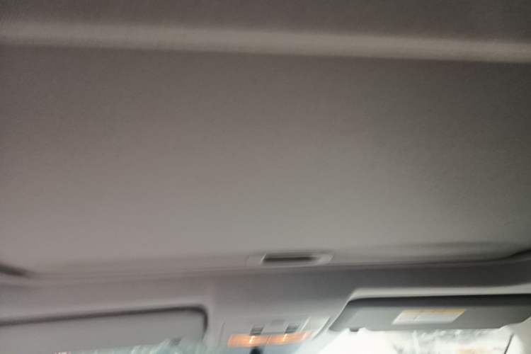Used Toyota RAV4 2015 2.0L CVT Two-Wheel Drive Fashion Edition Headliner