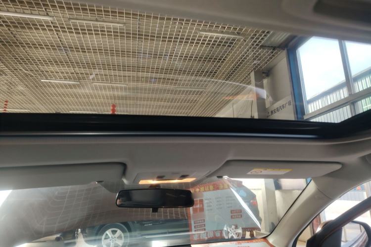 Used Toyota RAV4 2015 2.0L CVT Two-Wheel Drive Fashion Edition Headliner