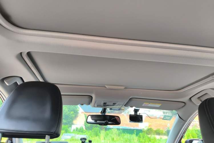 Used Toyota RAV4 2015 2.5L Automatic 4x4 Elite Edition Headliner