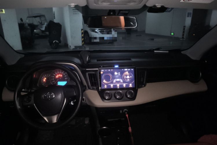 Used Toyota RAV4 2015 2.0L CVT Two-Wheel Drive Urban Edition Headliner