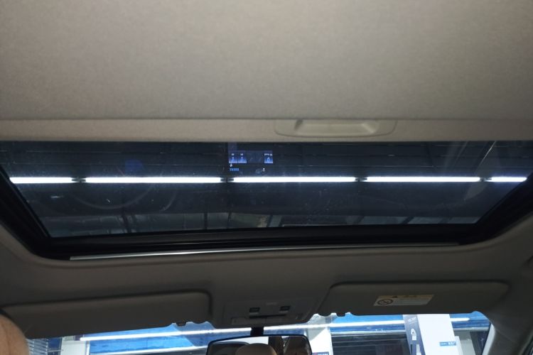 Used Toyota RAV4 2015 2.0L CVT 4x4 Trend Edition Headliner