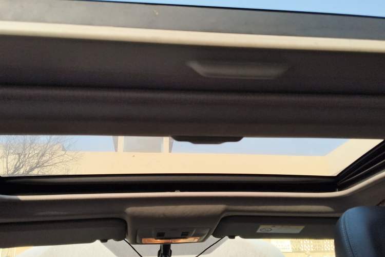 Used Toyota RAV4 2015 2.5L Automatic 4x4 Elite Edition Headliner