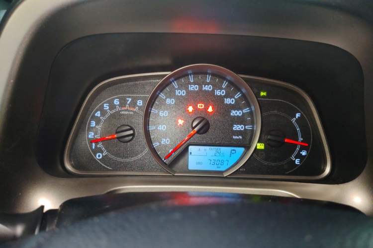 Used Toyota RAV4 2015 2.0L CVT Two-Wheel Drive Fashion Edition Instrument Cluster