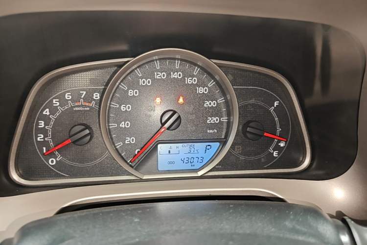 Used Toyota RAV4 2015 2.0L CVT Two-Wheel Drive Fashion Edition Instrument Cluster