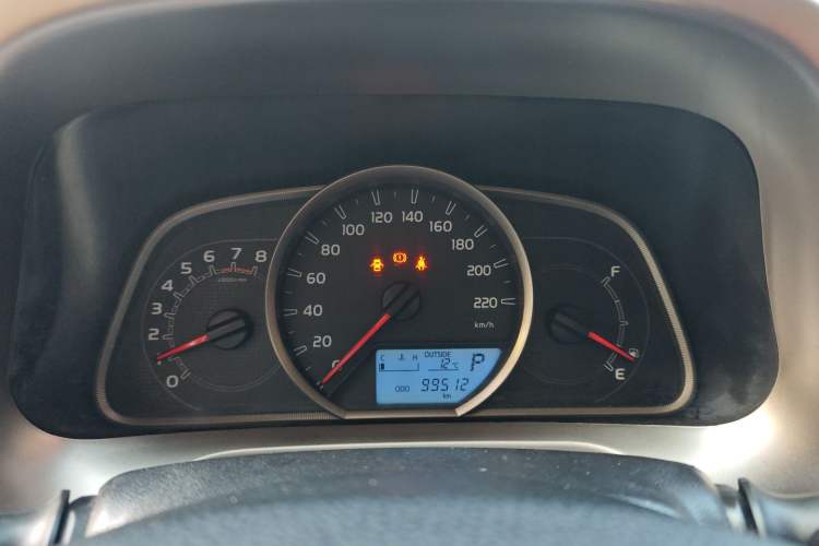 Used Toyota RAV4 2015 2.0L CVT Two-Wheel Drive Fashion Edition Instrument Cluster
