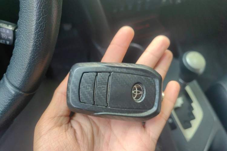 Used Toyota RAV4 2015 2.5L Automatic 4x4 Elite Edition Interior 1