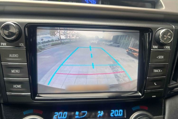 Used Toyota RAV4 2015 2.0L CVT Two-Wheel Drive Fashion Edition Interior 2