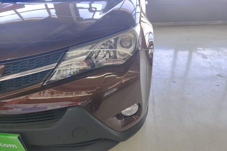 Used Toyota RAV4 2015 2.5L Automatic 4x4 Elite Edition Left Front Headlight