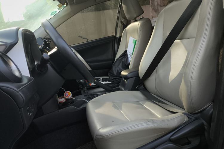 Used Toyota RAV4 2015 2.0L CVT Two-Wheel Drive Fashion Edition Left Front Seat