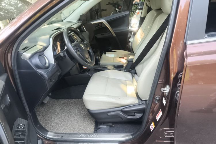 Used Toyota RAV4 2015 2.0L CVT Two-Wheel Drive Fashion Edition Left Front Seat