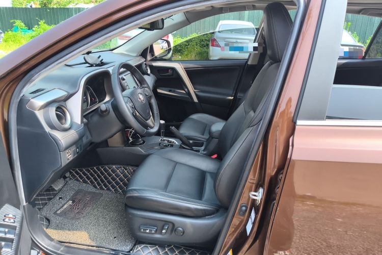Used Toyota RAV4 2015 2.5L Automatic 4x4 Elite Edition Left Front Seat
