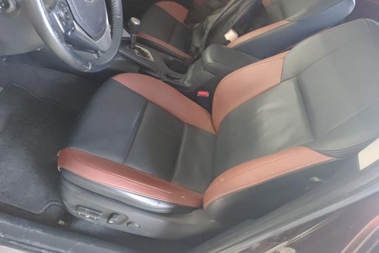 Used Toyota RAV4 2015 2.5L Automatic 4x4 Elite Edition Left Front Seat