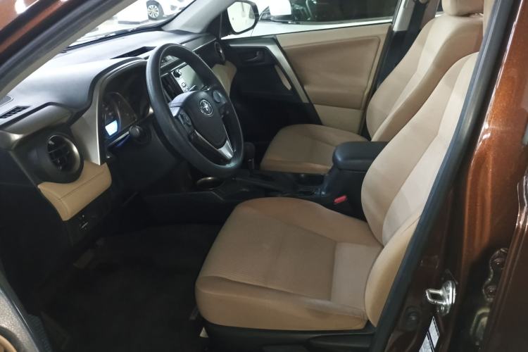 Used Toyota RAV4 2015 2.0L CVT 4x4 Trend Edition Left Front Seat