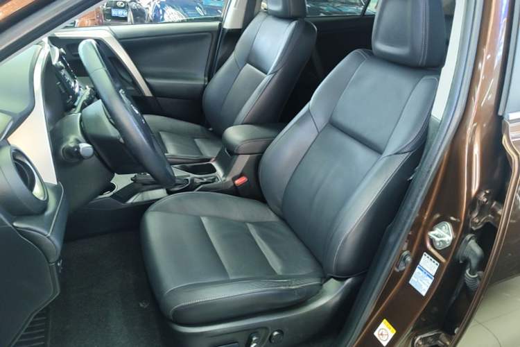 Used Toyota RAV4 2015 2.5L Automatic 4x4 Elite Edition Left Front Seat