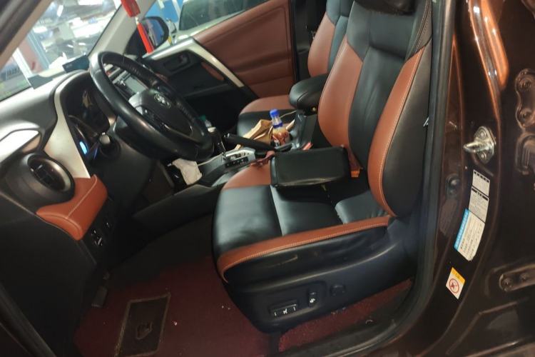 Used Toyota RAV4 2015 2.5L Automatic 4x4 Elite Edition Left Front Seat