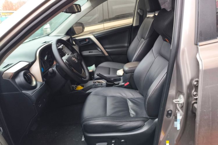 Used Toyota RAV4 2015 2.5L Automatic 4x4 Elite Edition Left Front Seat