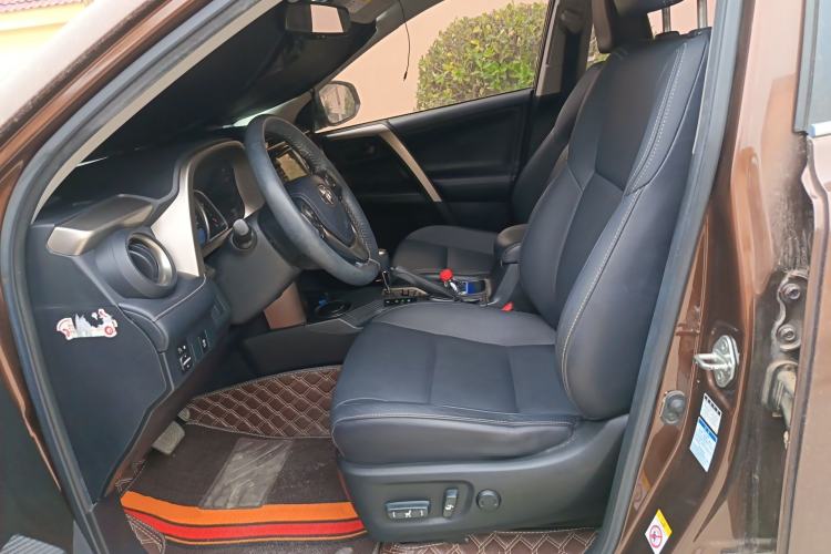 Used Toyota RAV4 2015 2.5L Automatic 4x4 Elite Edition Left Front Seat