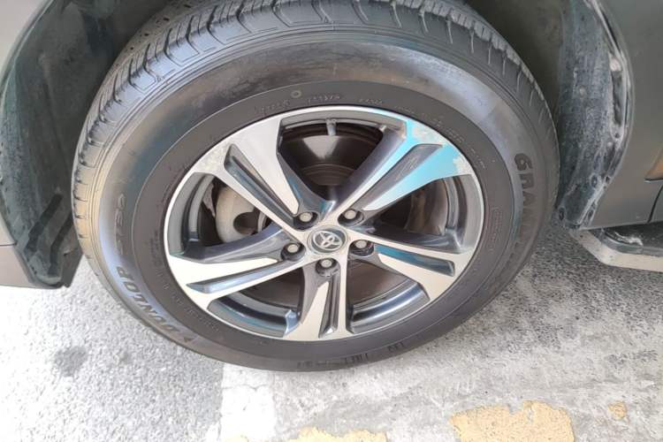 Used Toyota RAV4 2015 2.0L CVT Two-Wheel Drive Fashion Edition Left Front Wheel Hub