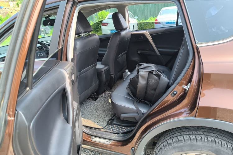 Used Toyota RAV4 2015 2.5L Automatic 4x4 Elite Edition Left Rear Seat